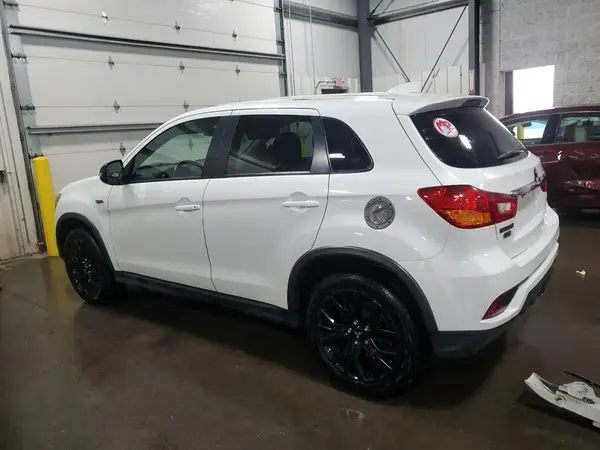 JA4AP3AUXJU016309 2018 MITSUBISHI OUTLANDER - Image 2