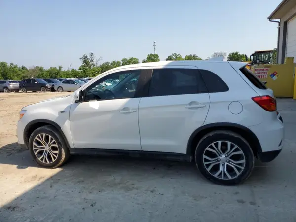 JA4AP3AUXJU016908 2018 MITSUBISHI OUTLANDER - Image 2