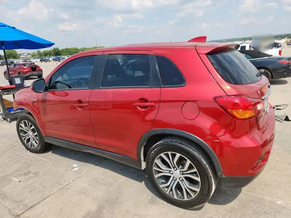 JA4AP3AUXJU018125 2018 MITSUBISHI OUTLANDER - Image 2