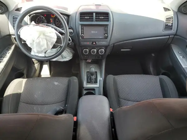 JA4AP3AUXJU019114 2018 MITSUBISHI OUTLANDER - Image 8
