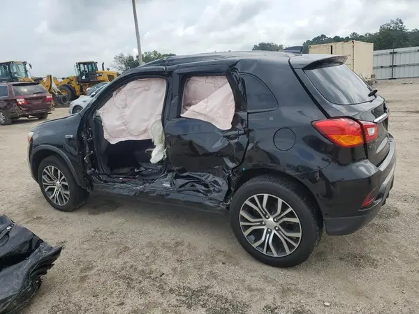JA4AP3AUXJU019632 2018 MITSUBISHI OUTLANDER - Image 2