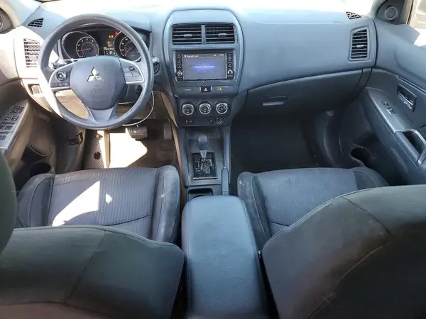 JA4AP3AUXJU020179 2018 MITSUBISHI OUTLANDER - Image 8