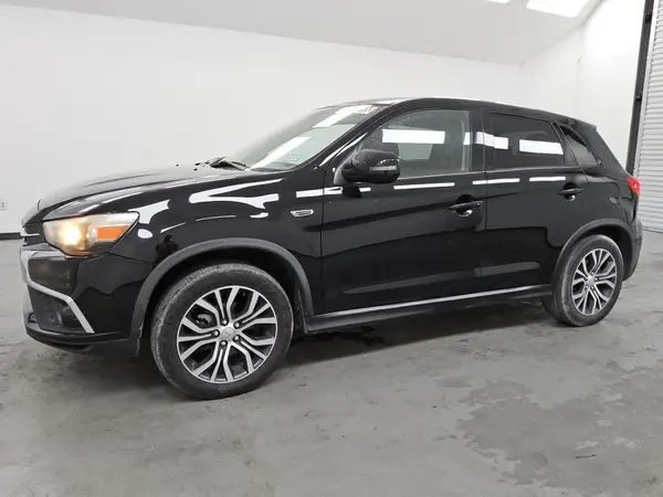 JA4AP3AUXJU021249 2018 MITSUBISHI OUTLANDER - Image 1