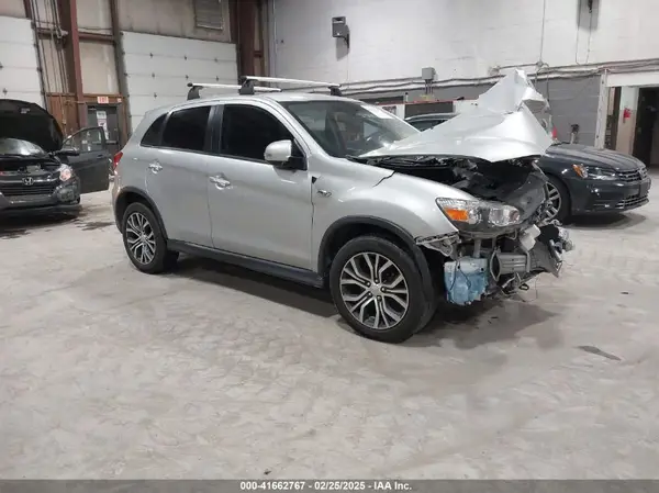JA4AP3AUXJU022305 2018 MITSUBISHI OUTLANDER - Image 1