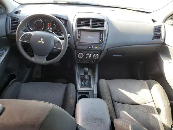 JA4AP3AUXJU023700 2018 MITSUBISHI OUTLANDER - Image 8
