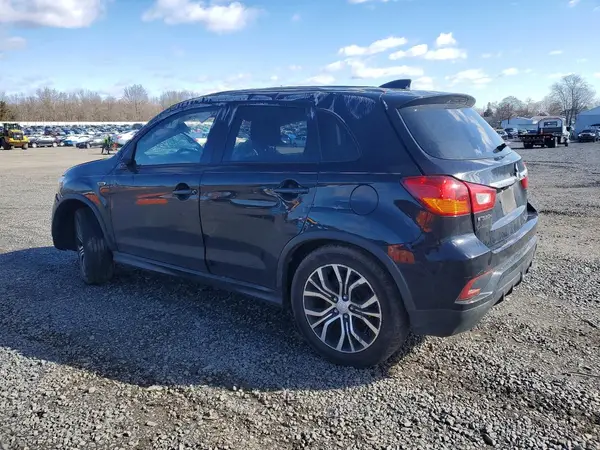 JA4AP3AUXJU023731 2018 MITSUBISHI OUTLANDER - Image 2