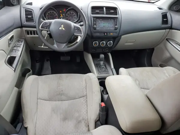 JA4AP3AUXJU023762 2018 MITSUBISHI OUTLANDER - Image 8