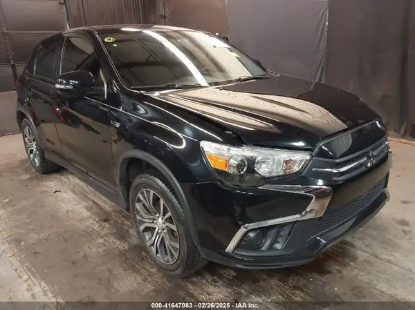 JA4AP3AUXJU024636 2018 MITSUBISHI OUTLANDER - Image 1