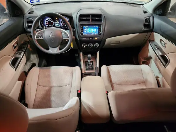 JA4AP3AUXJZ003739 2018 MITSUBISHI OUTLANDER - Image 8
