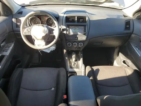 JA4AP3AUXJZ006186 2018 MITSUBISHI OUTLANDER - Image 8