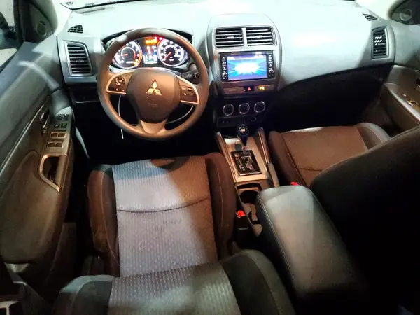 JA4AP3AUXJZ007497 2018 MITSUBISHI OUTLANDER - Image 8