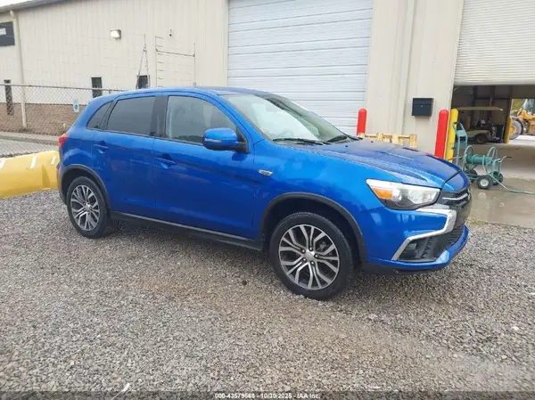 JA4AP3AUXJZ008908 2018 MITSUBISHI OUTLANDER - Image 1
