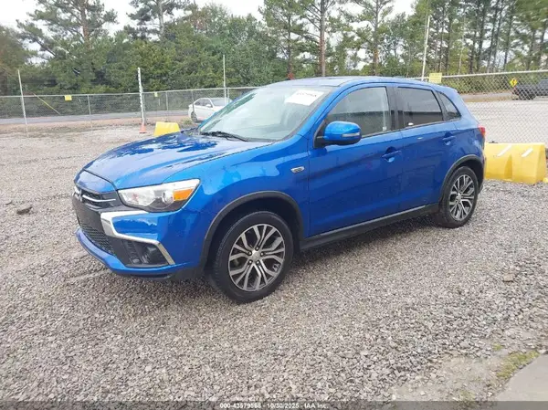 JA4AP3AUXJZ008908 2018 MITSUBISHI OUTLANDER - Image 2