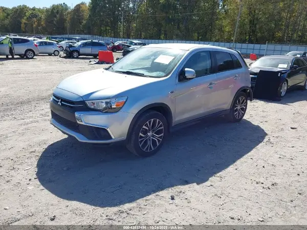 JA4AP3AUXJZ011601 2018 MITSUBISHI OUTLANDER - Image 2