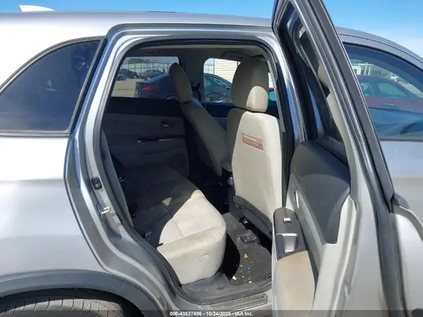JA4AP3AUXJZ011601 2018 MITSUBISHI OUTLANDER - Image 8