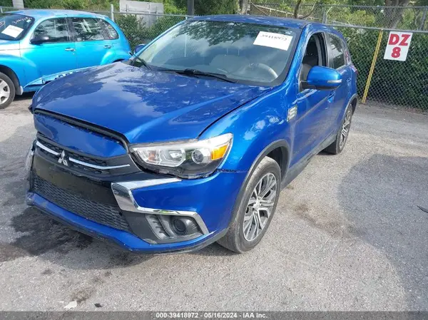 JA4AP3AUXJZ012103 2018 MITSUBISHI OUTLANDER - Image 2