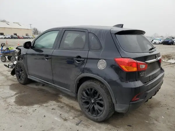 JA4AP3AUXJZ023487 2018 MITSUBISHI OUTLANDER - Image 2