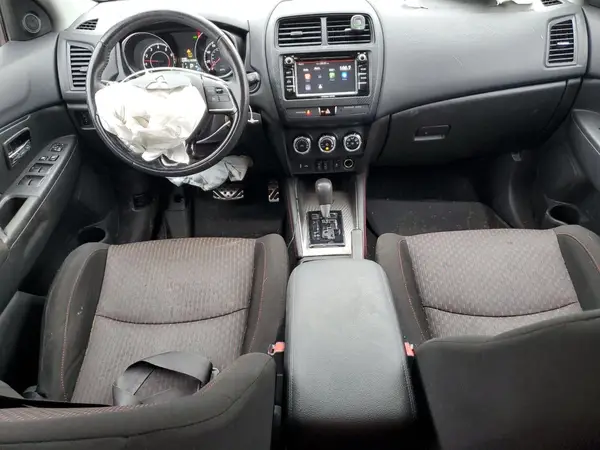 JA4AP3AUXJZ023487 2018 MITSUBISHI OUTLANDER - Image 8