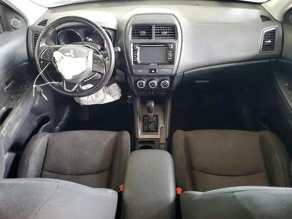JA4AP3AUXJZ024252 2018 MITSUBISHI OUTLANDER - Image 8