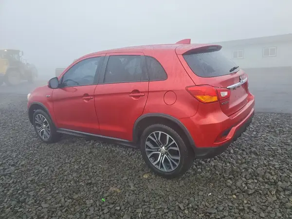 JA4AP3AUXJZ026227 2018 MITSUBISHI OUTLANDER - Image 2