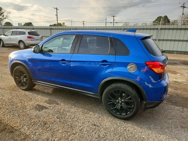 JA4AP3AUXJZ027345 2018 MITSUBISHI OUTLANDER - Image 2