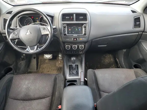JA4AP3AUXJZ028253 2018 MITSUBISHI OUTLANDER - Image 8