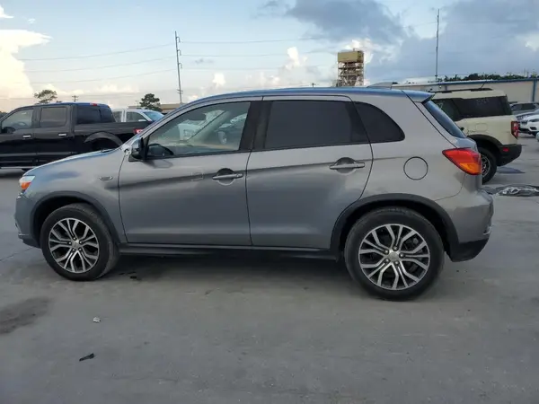 JA4AP3AUXKU007420 2019 MITSUBISHI OUTLANDER - Image 2