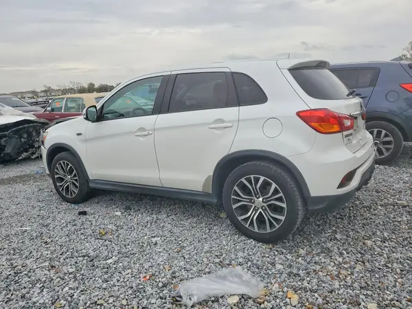 JA4AP3AUXKU008311 2019 MITSUBISHI OUTLANDER - Image 2