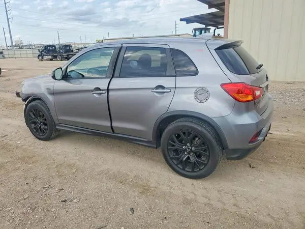 JA4AP3AUXKU008860 2019 MITSUBISHI OUTLANDER - Image 2
