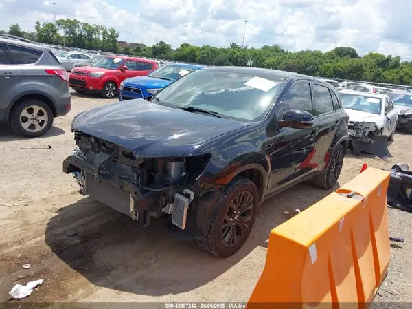 JA4AP3AUXKU009393 2019 MITSUBISHI OUTLANDER - Image 2