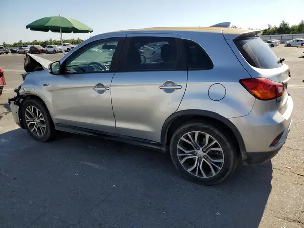 JA4AP3AUXKU011399 2019 MITSUBISHI OUTLANDER - Image 2