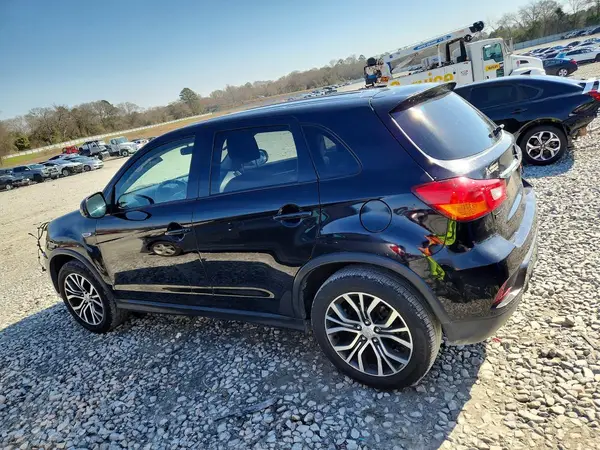 JA4AP3AUXKU012326 2019 MITSUBISHI OUTLANDER - Image 2
