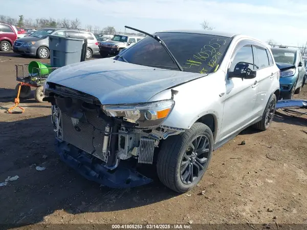 JA4AP3AUXKU015629 2019 MITSUBISHI OUTLANDER - Image 2