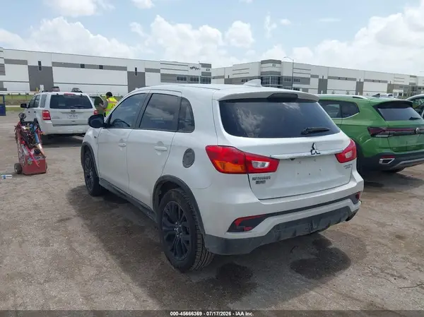 JA4AP3AUXKU018398 2019 MITSUBISHI OUTLANDER - Image 2