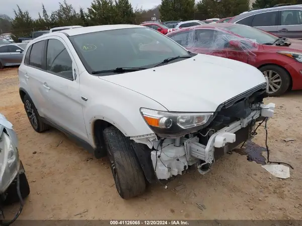 JA4AP3AUXKU020149 2019 MITSUBISHI OUTLANDER - Image 1