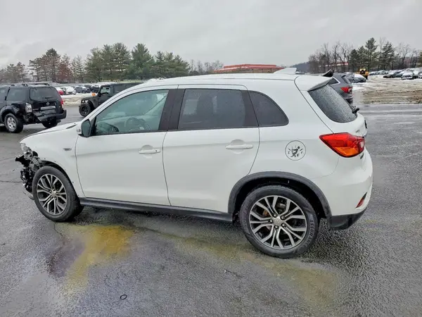 JA4AP3AUXKU032396 2019 MITSUBISHI OUTLANDER - Image 2