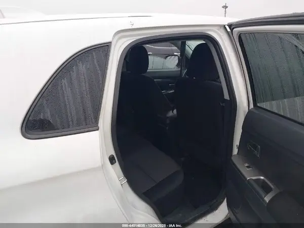 JA4AP3AUXKU033497 2019 MITSUBISHI OUTLANDER - Image 8
