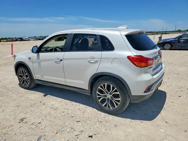 JA4AP3AUXKU034472 2019 MITSUBISHI OUTLANDER - Image 2