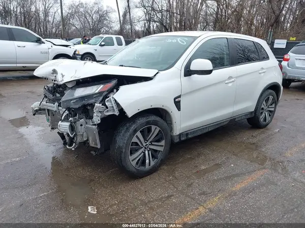 JA4AP3AUXLU001618 2020 MITSUBISHI OUTLANDER - Image 2