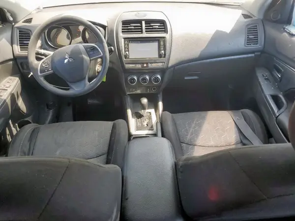 JA4AP3AUXLU015793 2020 MITSUBISHI OUTLANDER - Image 8