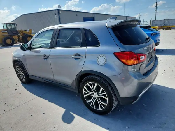 JA4AP3AW0HZ025728 2017 MITSUBISHI OUTLANDER - Image 2