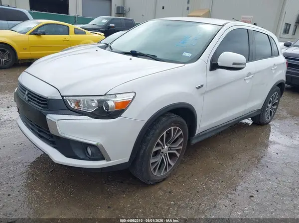 JA4AP3AW0HZ056753 2017 MITSUBISHI OUTLANDER - Image 2