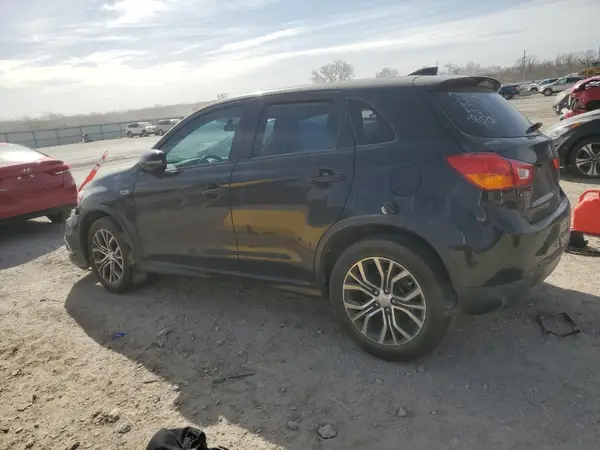 JA4AP3AW0HZ069650 2017 MITSUBISHI OUTLANDER - Image 2