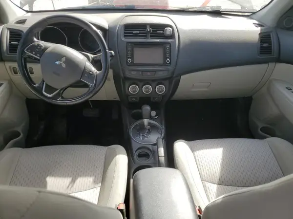 JA4AP3AW0HZ069650 2017 MITSUBISHI OUTLANDER - Image 8