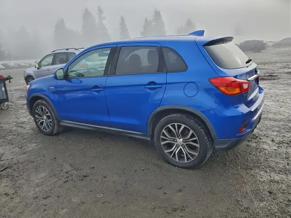 JA4AP3AW0JU002100 2018 MITSUBISHI OUTLANDER - Image 2
