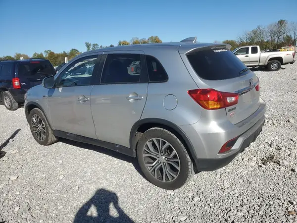 JA4AP3AW0JU002498 2018 MITSUBISHI OUTLANDER - Image 2