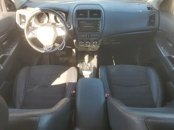 JA4AP3AW0JU002498 2018 MITSUBISHI OUTLANDER - Image 8