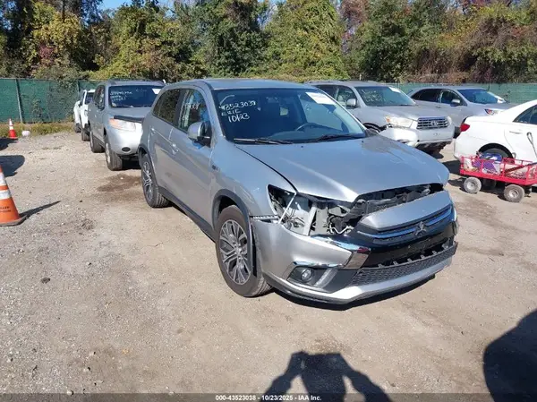 JA4AP3AW0JU014408 2018 MITSUBISHI OUTLANDER - Image 1