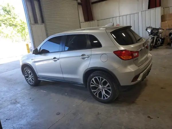 JA4AP3AW0JU015431 2018 MITSUBISHI OUTLANDER - Image 2