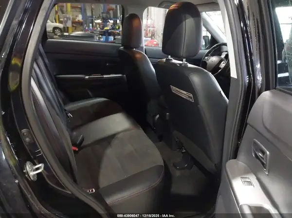 JA4AP3AW0JU024498 2018 MITSUBISHI OUTLANDER - Image 8